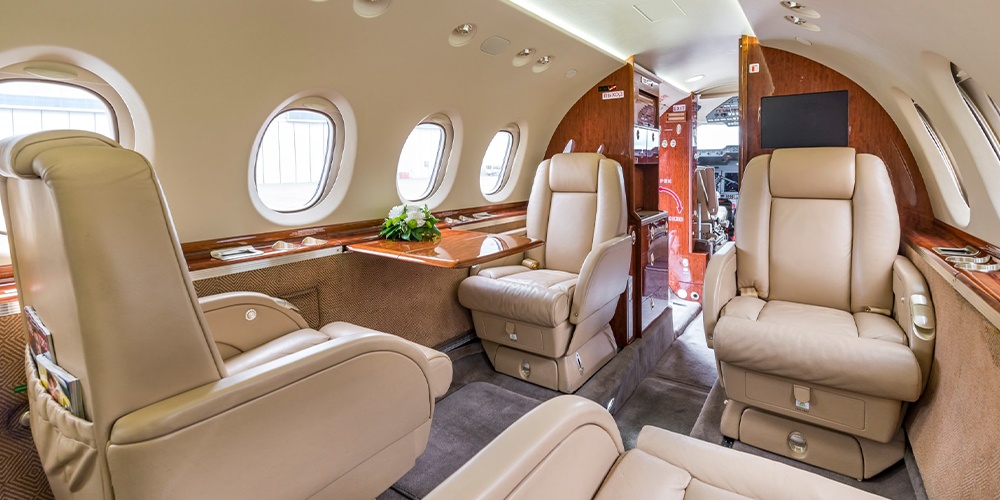 hawker_750_2.jpg