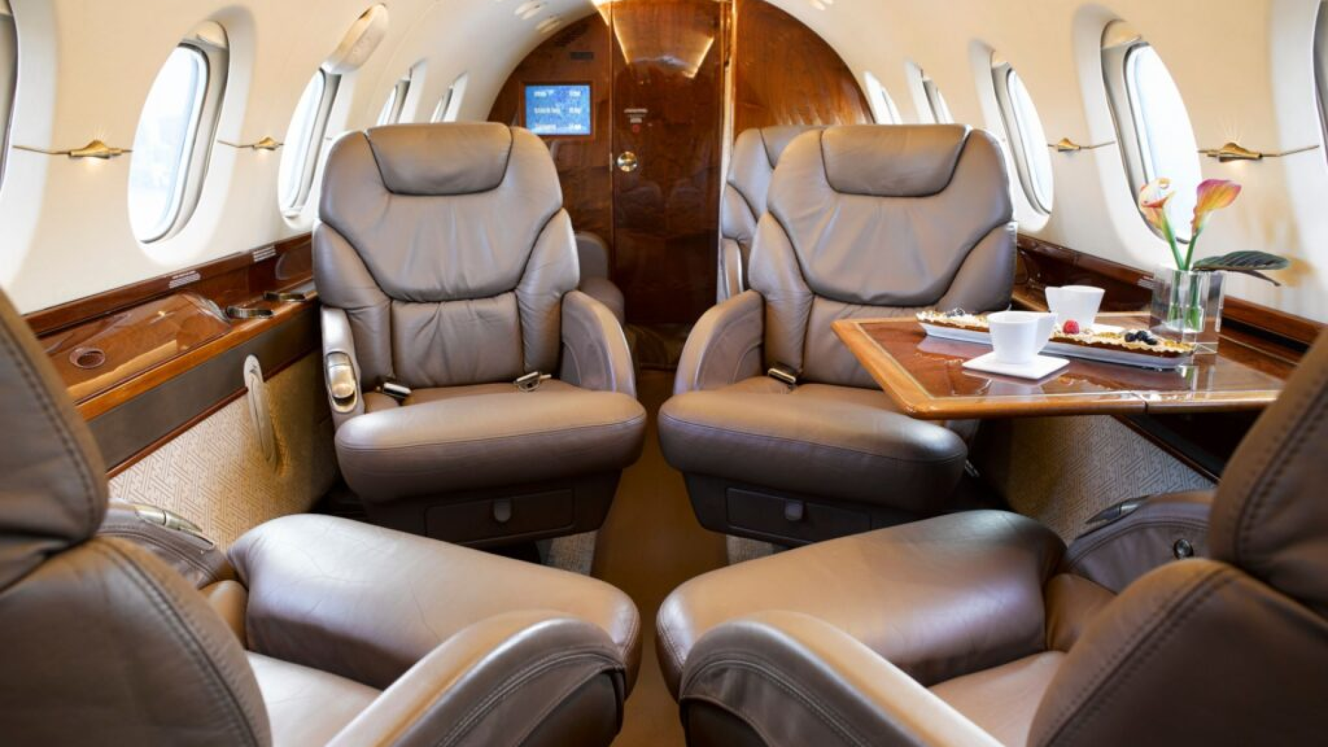 Hawker-800-4.png