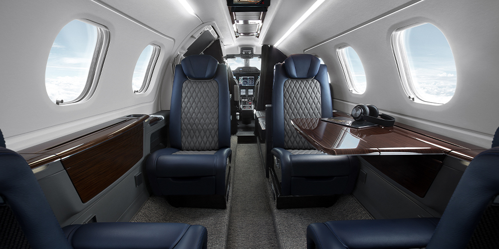 phenom_300_2.jpg