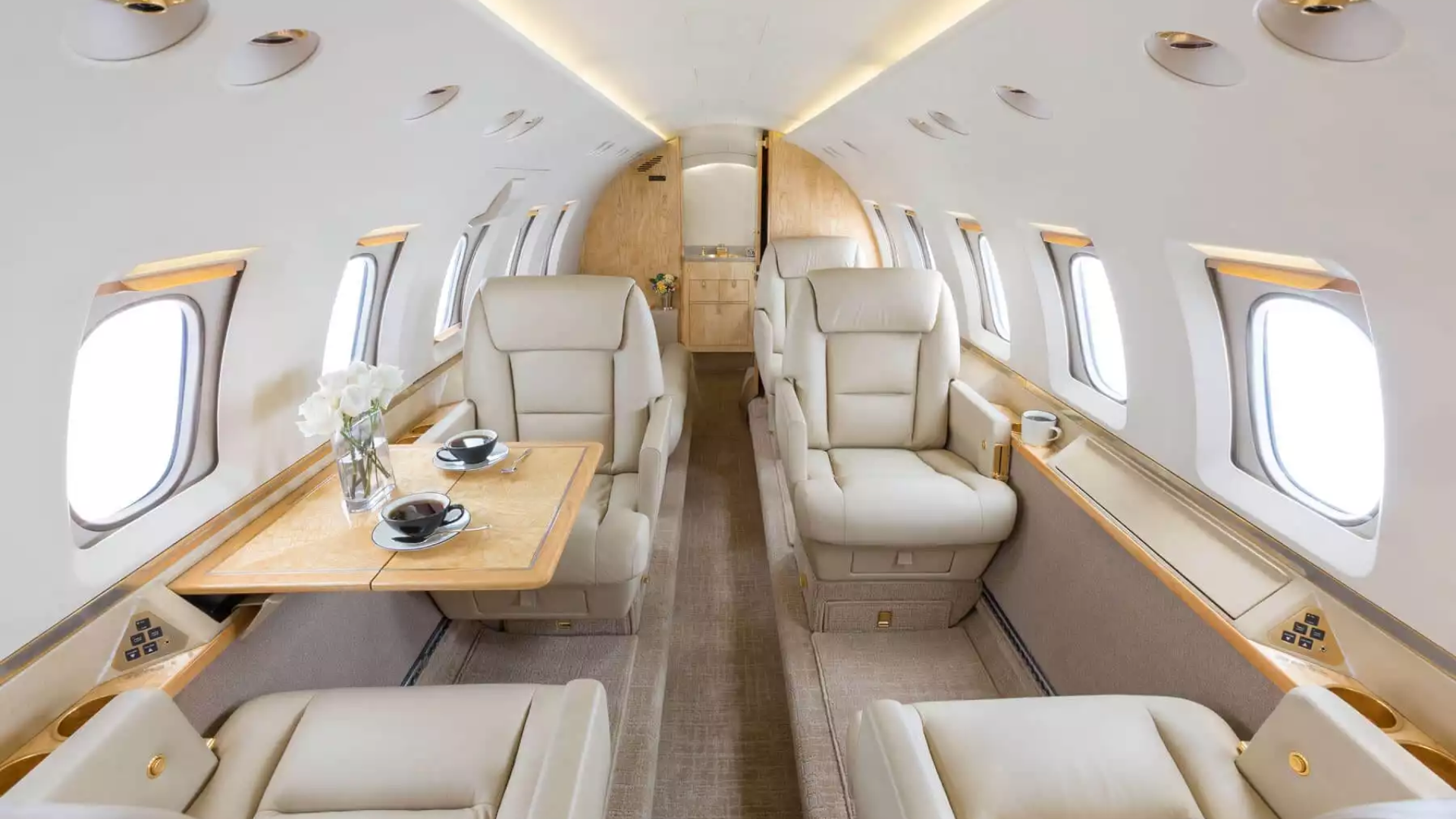 Hawker-800-2.png